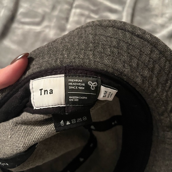Grey TNA bucket hat - Picture 2 of 4